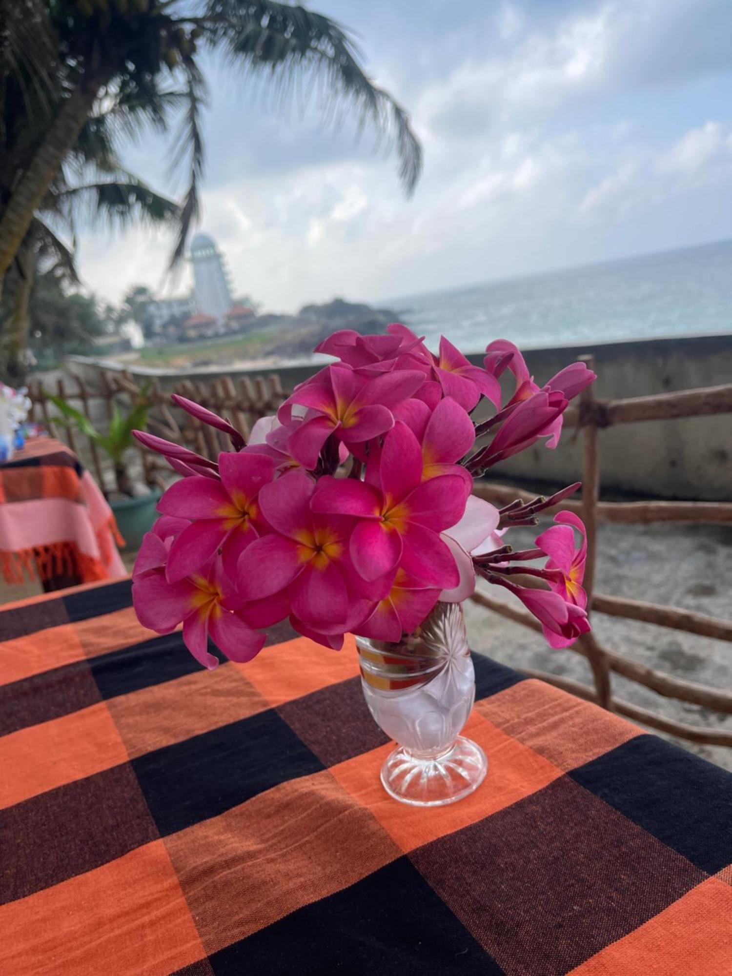 Blue Maalu Resort Ambalangoda  Bagian luar foto