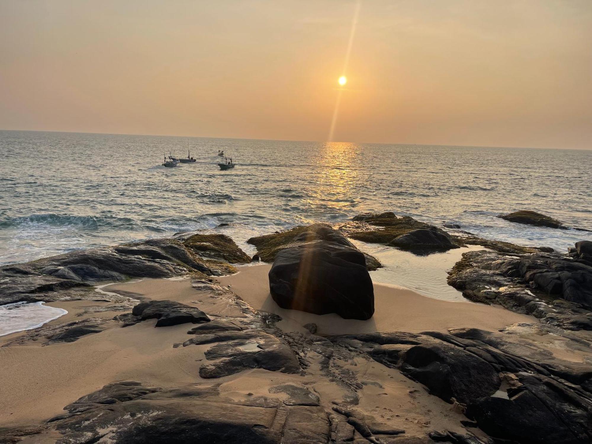 Blue Maalu Resort Ambalangoda  Bagian luar foto